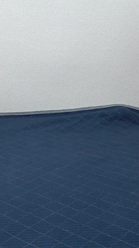 日本の女の子専用アパート、女の子が短すぎるTシャツ、ミニスカート、ひもパンティーで掃除をしている部屋