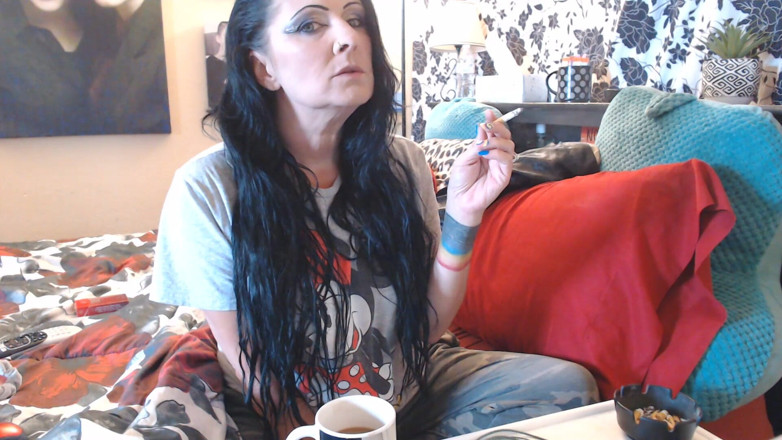 Abby Anna: 1st smoke of the morning