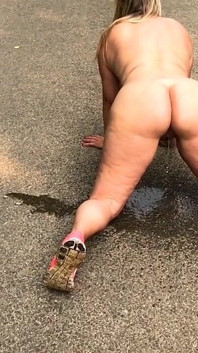 Kencing di tengah jalan
