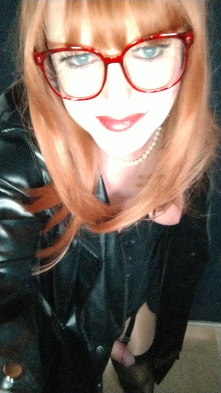 Emma Browne: Pvc Crossdress