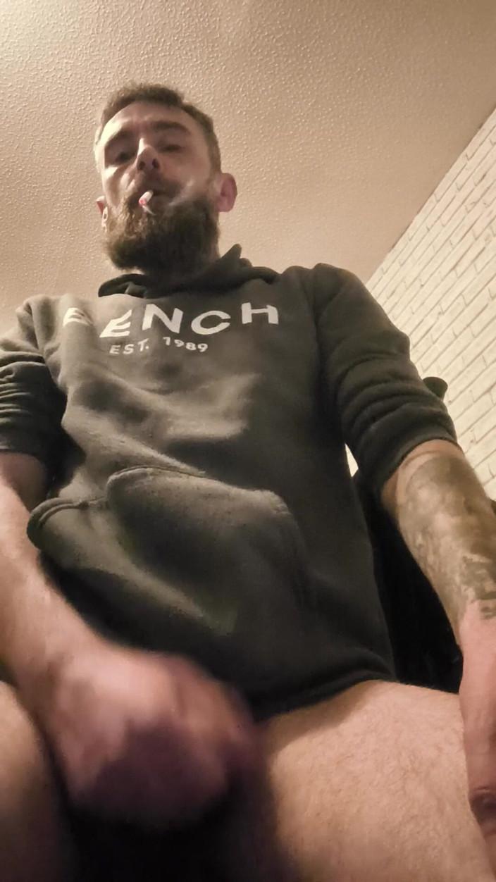 Smoking stoker: Kouření fetiš masturbace