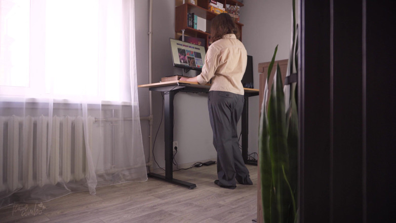 Teasecombo 4K: Coworkers Pants Fall Down at Work Enf Disaster