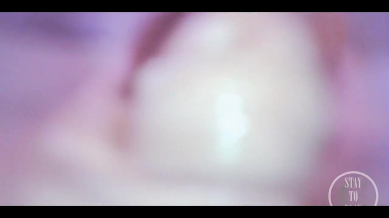 Lina Free: Großer unterwasser-cumshot in der badewanne!