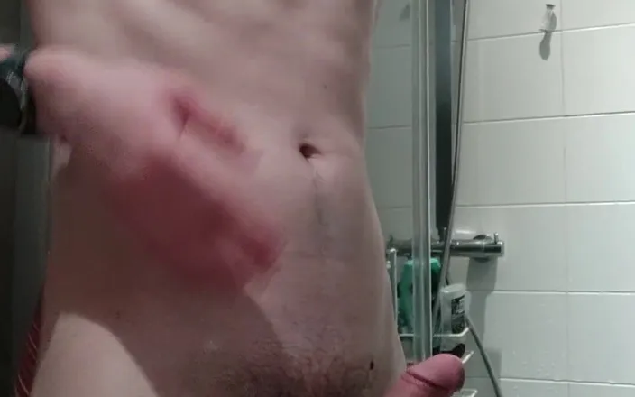 Skwabbr: Young Guy Jerks off After Exhausting Run