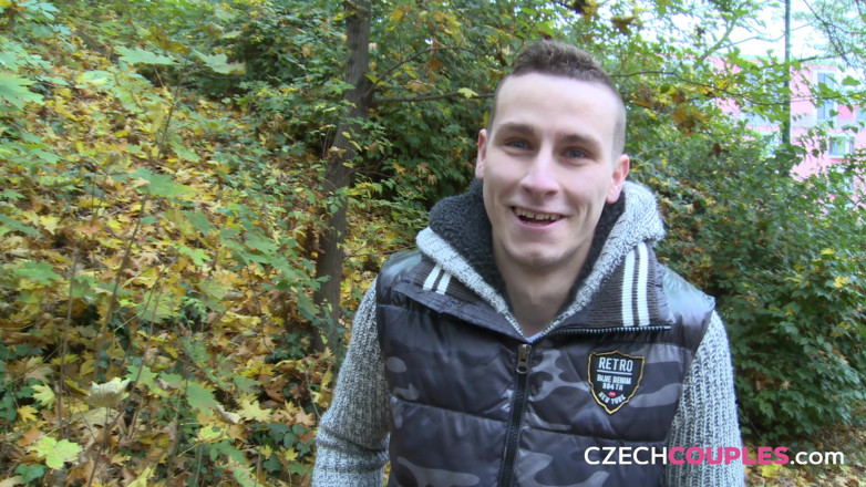 Czech Couples: Cupluri cehe 15: o studentă drăguță Uni devine sălbatică în parc