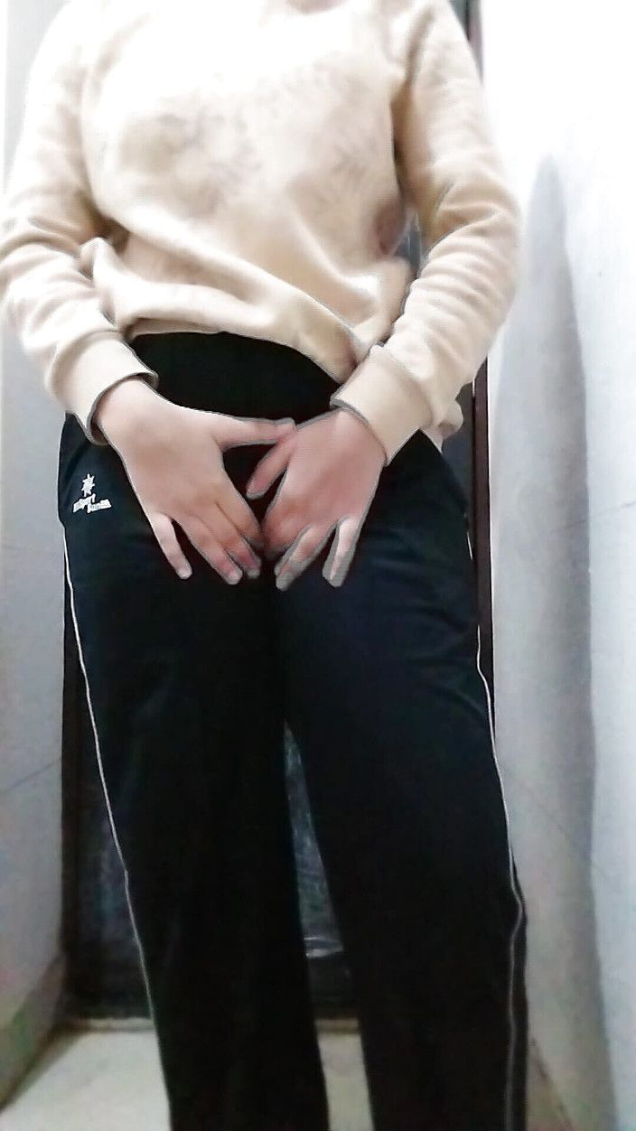 Riyathakur: Videoclip nou cu o fată indiancă sexy