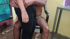 Mami4711: लड़की की तंग में होम चेयर फंकिंग और दूध बड़ा खाने का हॉट वीडियो