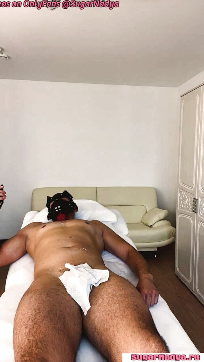 SugarNadya: Epilare cu ceară de tors cu stăpâna rusoaică SugarNadya