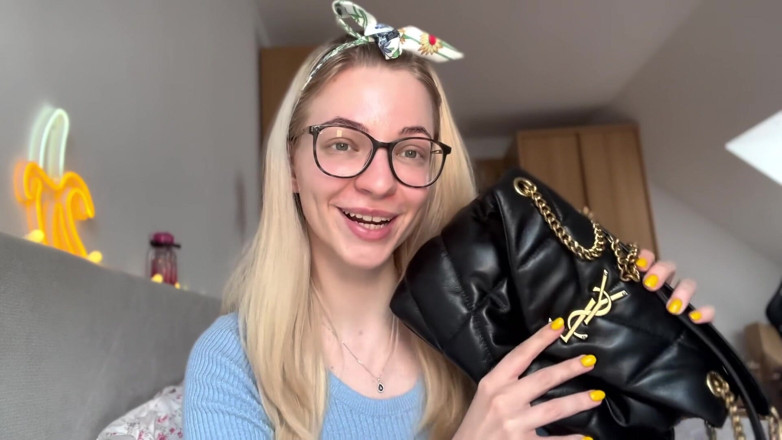 Goddess_Bella_Rae: Osuszyłem go z 5329 dolarów i nowej torby Ysl! (historia findom)