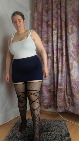 Lingerie Review: Mini rokhakken en netkousen ongesureerd