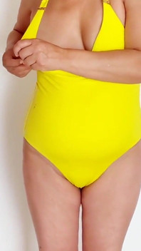 La plajă, Punând pe bikini meu în timp ce fiul meu vitreg se masturbează și ejaculează nonstop
