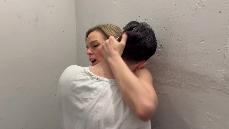 Serenity Cox: Double Creampie During Sneaky Stairwell Hook up with 2 Guys / Sloppy...