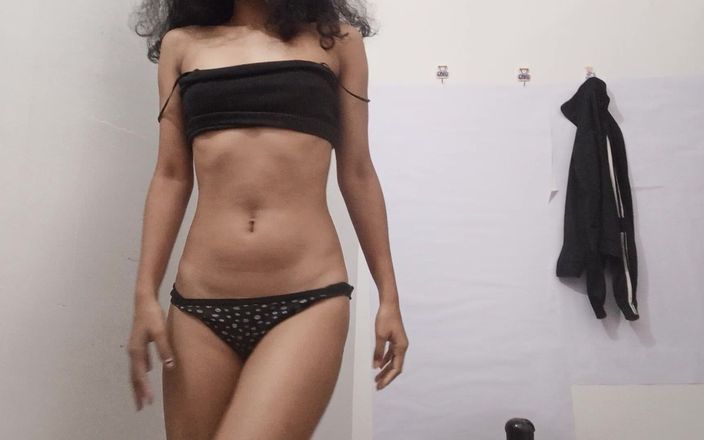 Desi Girl Fun: Cô gái dễ thương Ấn Độ khoe bộ ngực và âm hộ 9