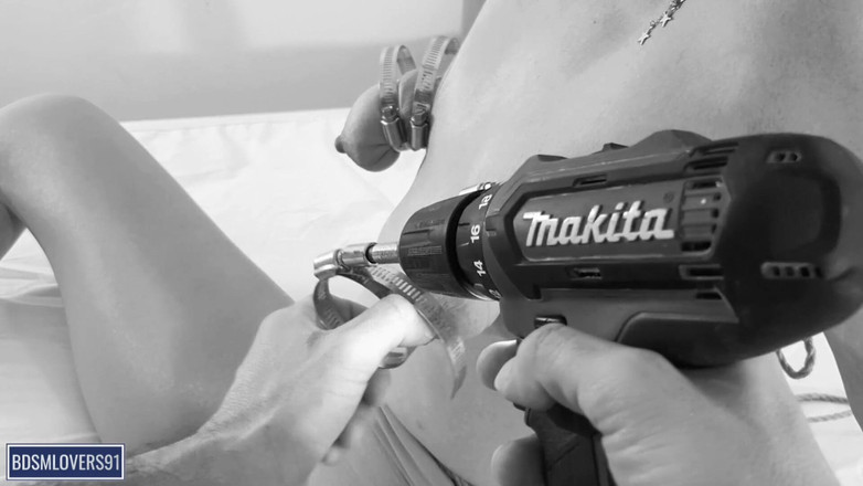 Bdsmlovers91: Tette sotto pressione: lotta senza speranze