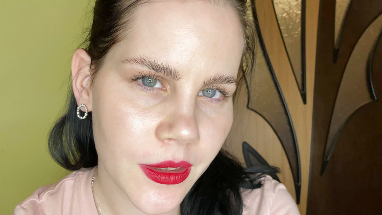 Anna Sky: Neuvěřitelná obryně vás dominuje v 4K