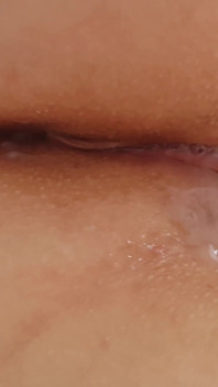 Two Cumshots Leaking Out of My Hot Pussy!