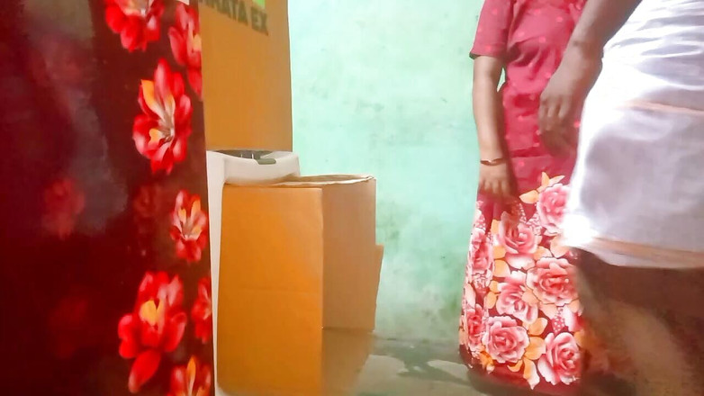 Priyanka314: タミル語おばちゃんの商品素敵な食べるDesi男の子