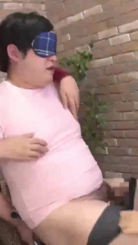 혀로 귀에 랩핑하는 서두르는 성에 대한 궁극적인 쓰리섬 1부