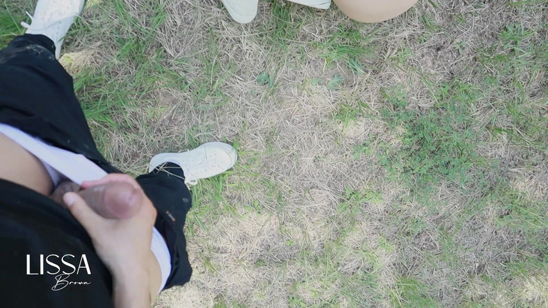 Lissa Brown: 我是宠物，我取悦我的主人 - 撒尿 - 第一人称视角