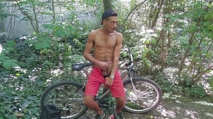 Ridley Dovarez | Gaysight: Theo honění na kole