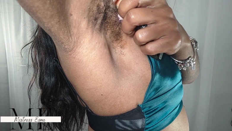 Mistress Esme: Mis hoyos peludos no se adoran