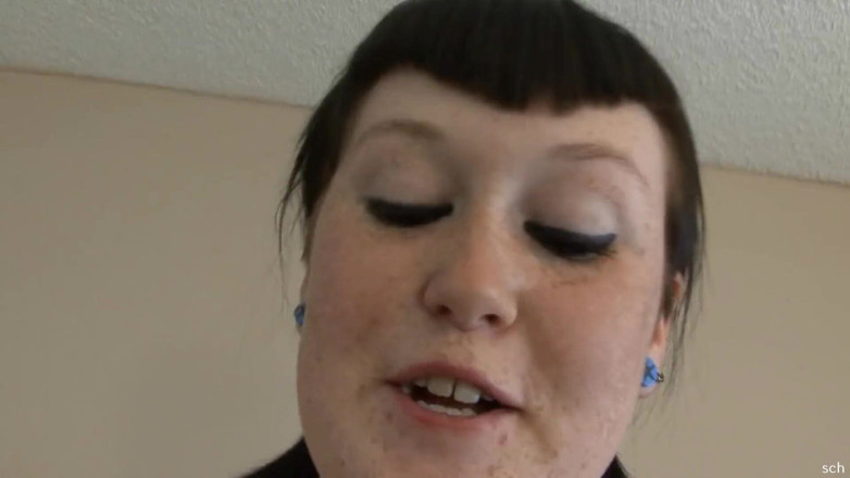 Hard raw sex: Plumpy big girl rides boyfriend