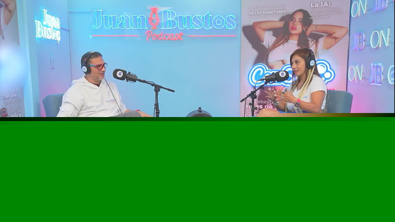 JuanBustos: Procace bionda paolarivera cavalca una macchina del sesso, raggiunge orgasmi...