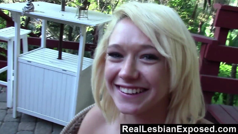 Real Lesbians Exposed: Sky想要尝试3P户外女同行为