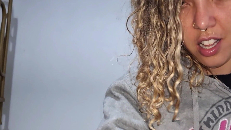 Gabi SweetCouplesStories: Ella metió la lengua dentro de su culo durante la...