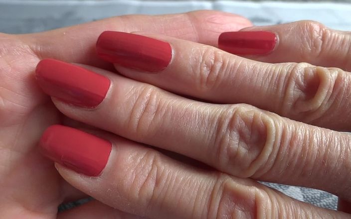 Lady Victoria Valente: Червоні довгі нігті - натуральні нігті!
