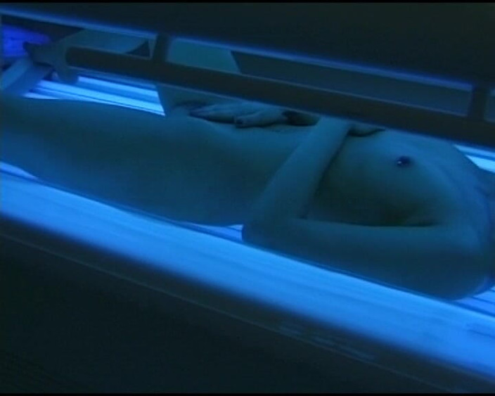 Deutsche Damen: Assista como essa gata alemã brinca com sua buceta no...