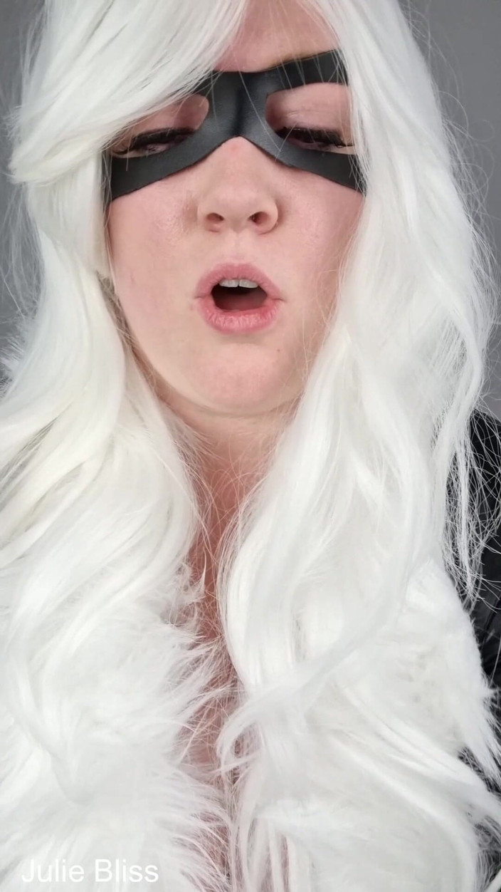 Julie Bliss: Cosplay blackcat bbw nakal ngentot