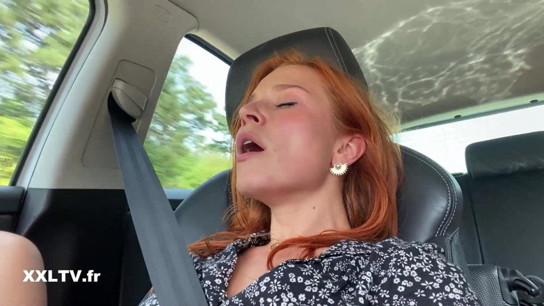 XXLTVFR: Clemence Audiard si masturba in macchina