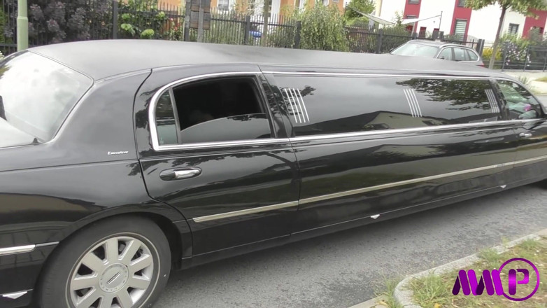 Hotties: Troia tedesca Jacky preoccupato 3 ragazzi nella limousine