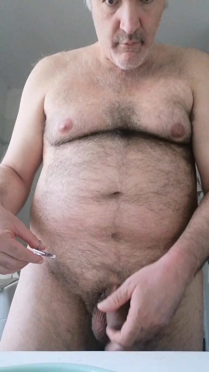 Setesesso7: I Shave My Cock and After the Cold Shower!
