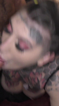 Gangbang fodendo com Maddison Black e Pixie Peach