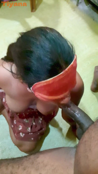 Awek bayi miang dikongkek dan menghisap batang seperti lollypop