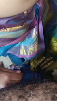 Lamiendo y chupando senos con mujeres casadas