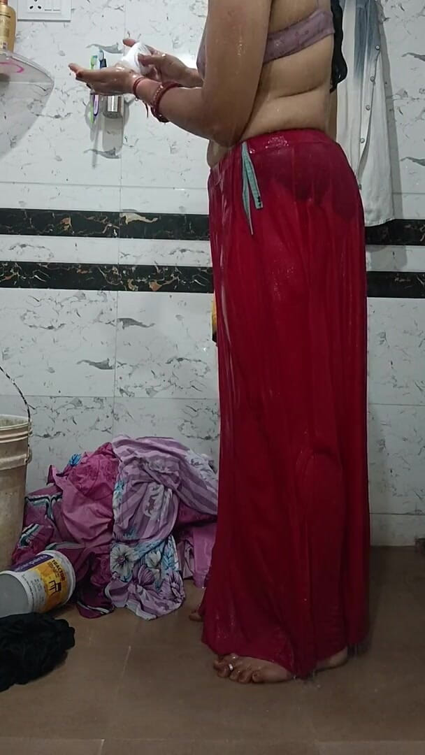 Priyahot77: Priya bhabi cơ thể đẹp và mông to khoe hàng