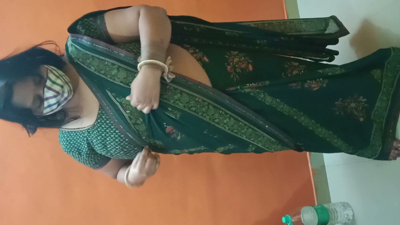 unwelcomeland: Bengali Bhabhi Pussy Chat