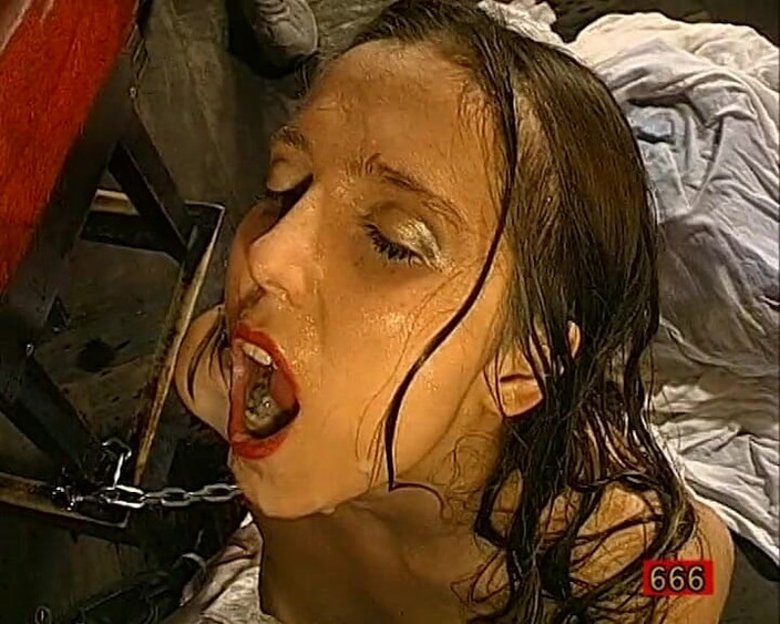 GGG John Thompson OLD STYLE: Kompilace bukkake čůrání a výstřiků na obličej Ggg John Thompson Retro