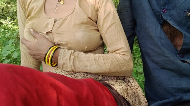 seema: Țâțele indiencei OutDoor Bhabhi ieși