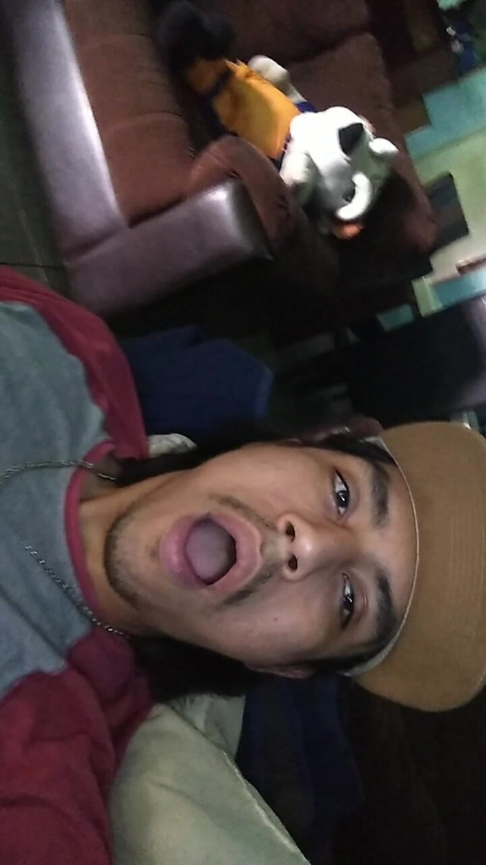 AlexAlejandro13: Hangat Di Sofa