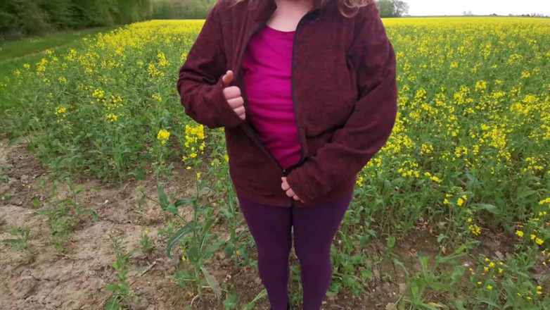 Bouncy Tits Action: Harte titten zermalmen