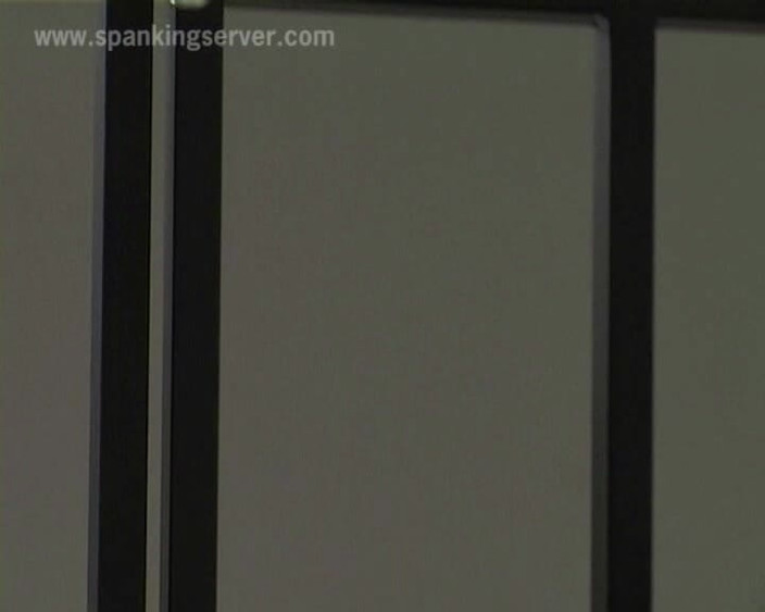 Spanking Server: Mia Bare Back Whip Classic0987