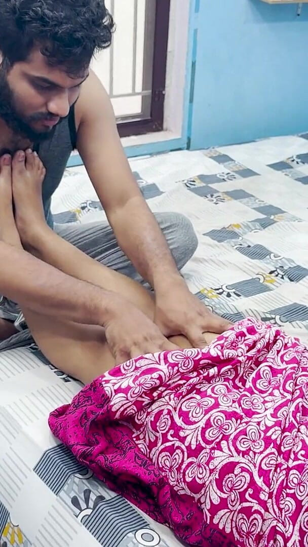 Step Stepbrother Seduce Step Stepsister for Feet Massage and Feet Kiss