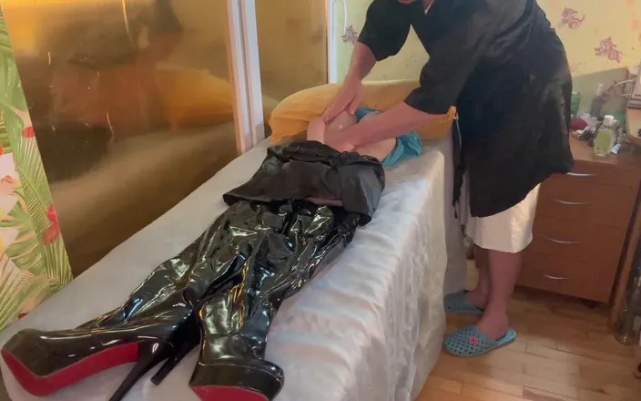 Putarankahotmilf: Massage and Handjob to the the Tranny Till Cum