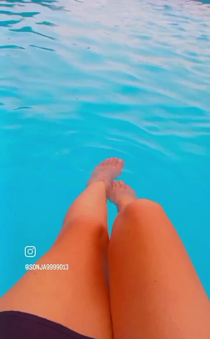 Dominatrix Redsonyja: Dobré ráno, právě jsem v domě a jen si trochu...