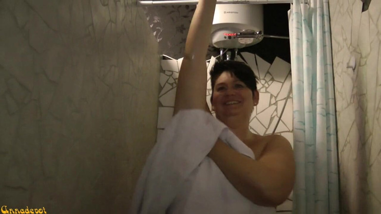 Anna Devot: Annadevot - Cum showered