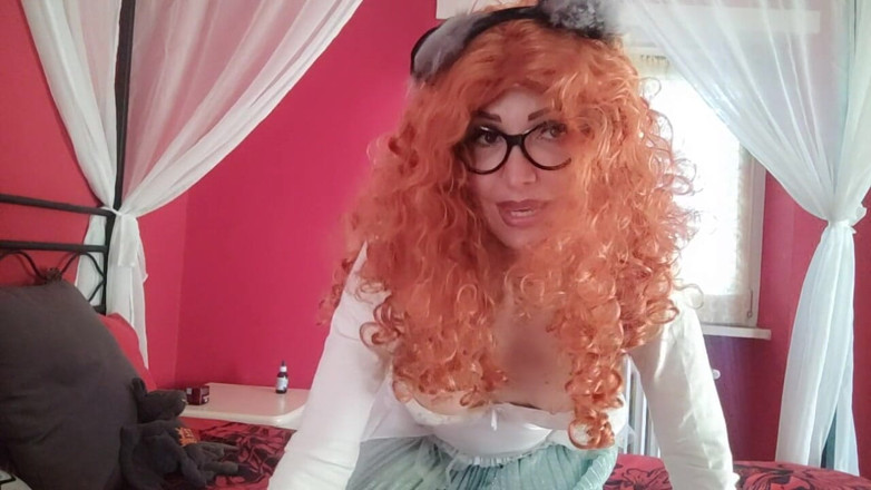 savannahamatoriale: This kitty is in heat!